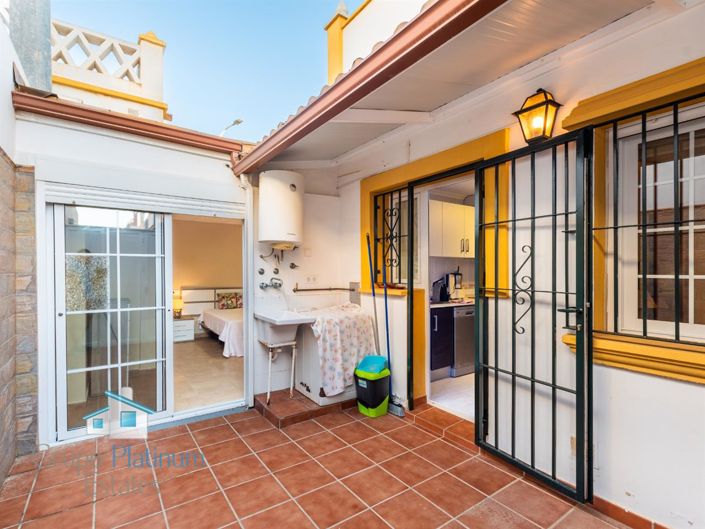 Image No.9-4 Bed Property for sale