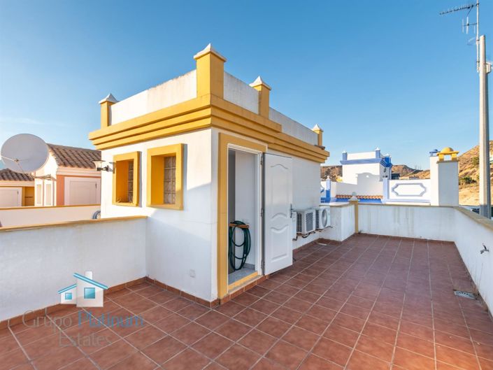 Image No.20-4 Bed Property for sale