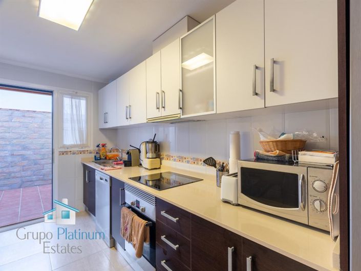 Image No.5-4 Bed Property for sale