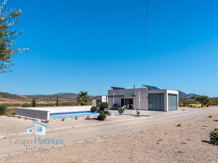 Image No.2-4 Bed Villa for sale