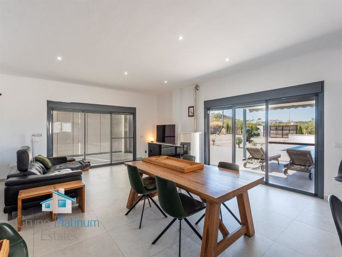 Image No.5-4 Bed Villa for sale