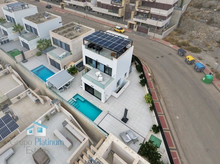 Image No.25-4 Bed Villa for sale