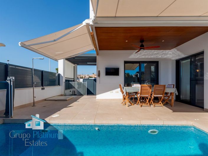Image No.18-3 Bed Property for sale