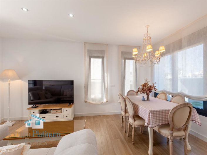 Image No.5-3 Bed Property for sale