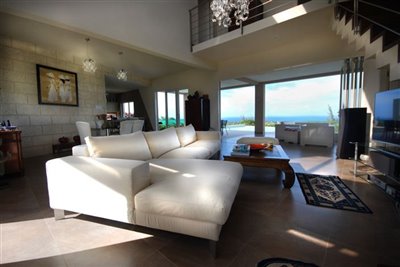 11674-maria20820livingroomresize