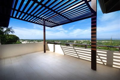 11674-maria2010patio20upstairresize