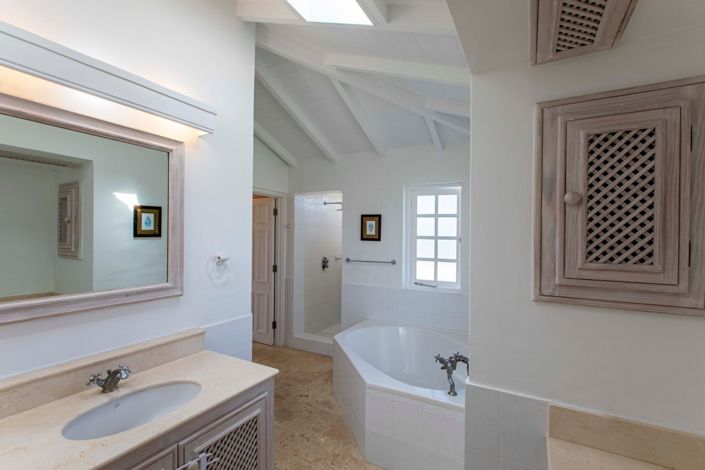 Image No.17-3 Bed Villa for sale