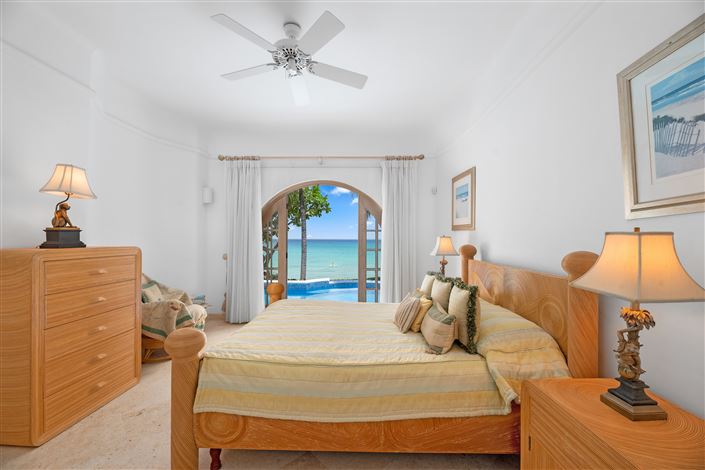 Image No.12-6 Bed Villa for sale