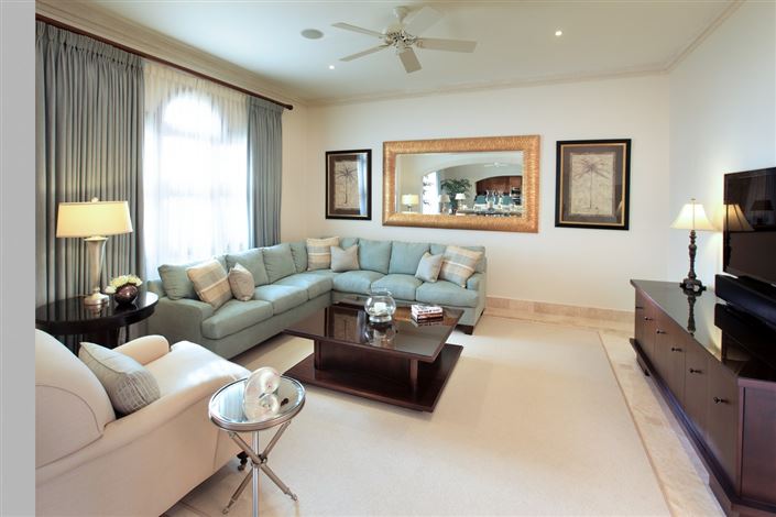 Image No.4-6 Bed Property for sale