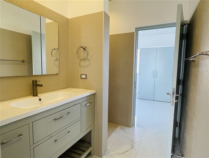 Image No.7-4 Bed Villa for sale