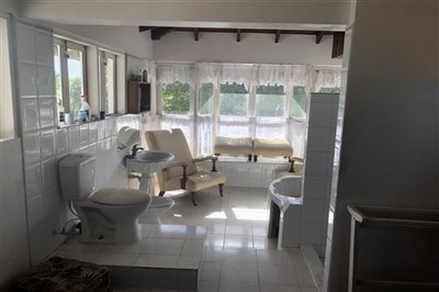 rowans5a1ensuitebathroom