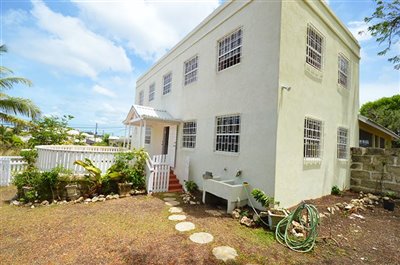 enterprisealmasouthhousepavedwalkway