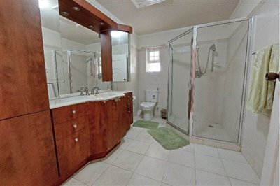 harmonylodgetheabbeymasterbathroom