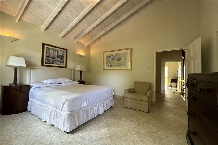 Image No.10-3 Bed Property for sale