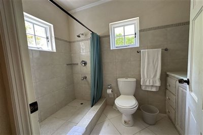 mullinstownhouses61bathroom3