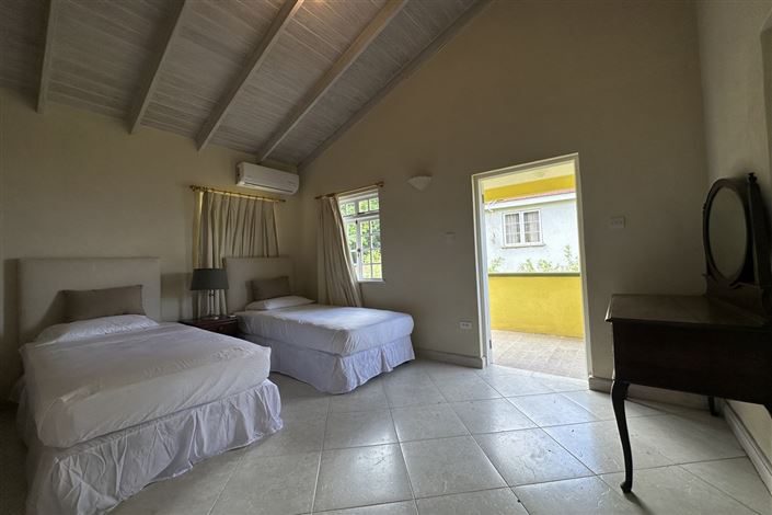 Image No.6-3 Bed Property for sale