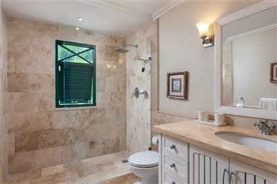 mullinsbay18turtlesreachbathroom3