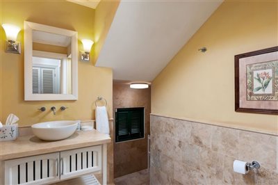 mullinsbay18turtlesreachbathroom4