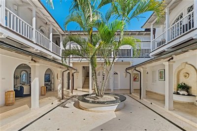 sanddollarcourtyard