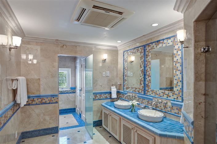 Image No.18-5 Bed Apartment for sale