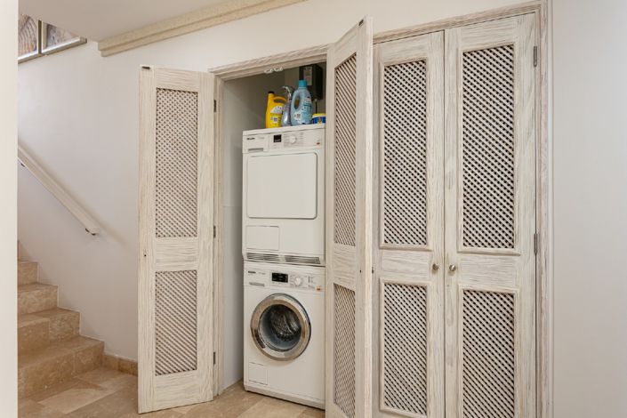 Image No.28-4 Bed Property for sale