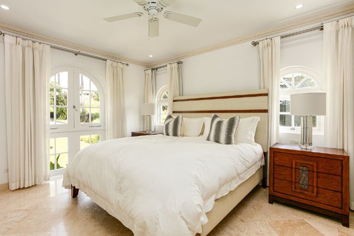 Image No.30-4 Bed Property for sale