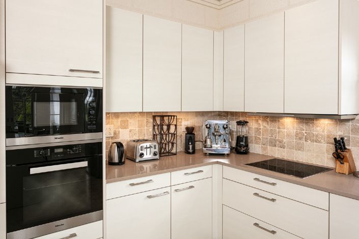 Image No.8-4 Bed Property for sale