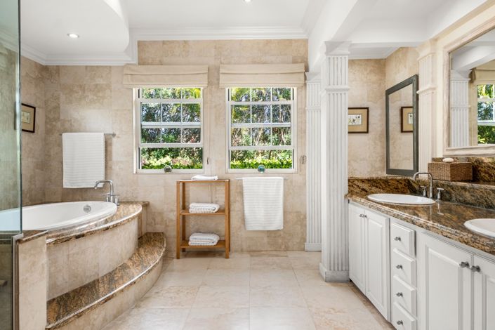 Image No.11-6 Bed Villa for sale