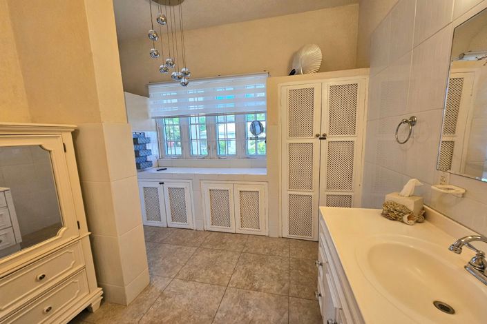 Image No.23-4 Bed Villa for sale