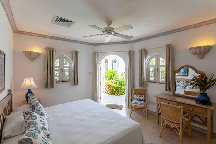 Image No.12-3 Bed Property for sale