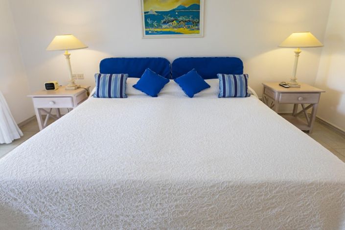 Image No.17-3 Bed Property for sale