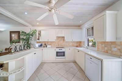 kingsbeach2011kitchen1137