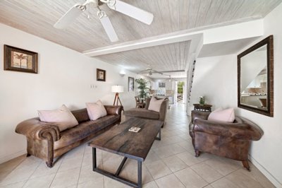 kingsbeach2011living1002