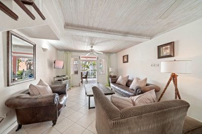 kingsbeach2011openliving1069