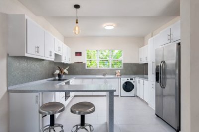 westwindsvillamodernkitchen03