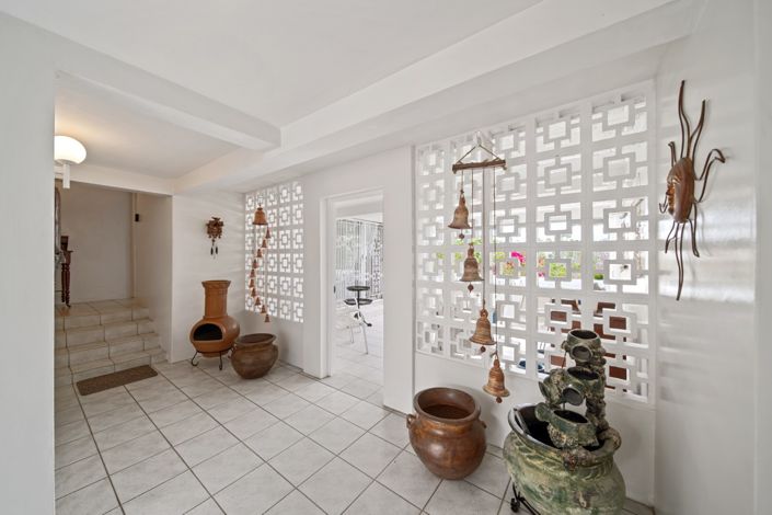 Image No.2-4 Bed Villa for sale