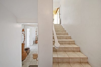 kentbridge-stairs-05