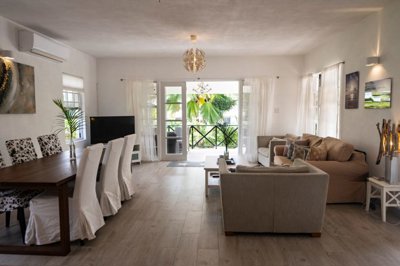 lushlifediningliving7045