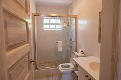 lushlifebathroom6935