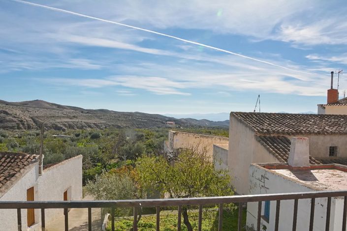 Image No.18-3 Bed Townhouse for sale