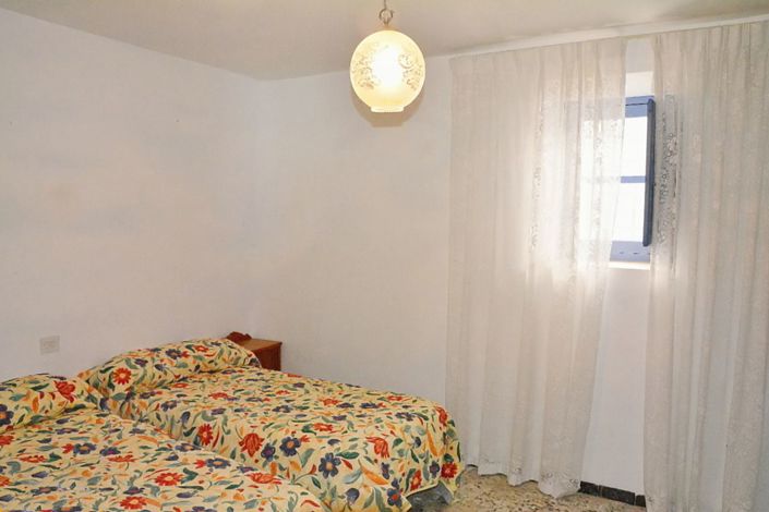 Image No.10-3 Bed Townhouse for sale