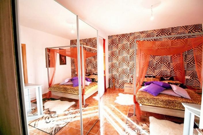 Image No.14-4 Bed Villa for sale