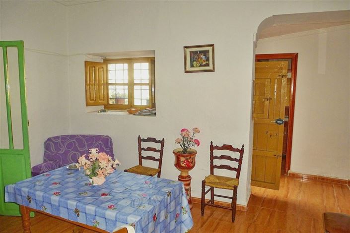 Image No.10-4 Bed Townhouse for sale