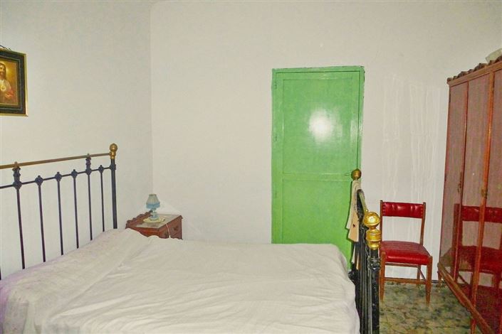 Image No.17-4 Bed Townhouse for sale