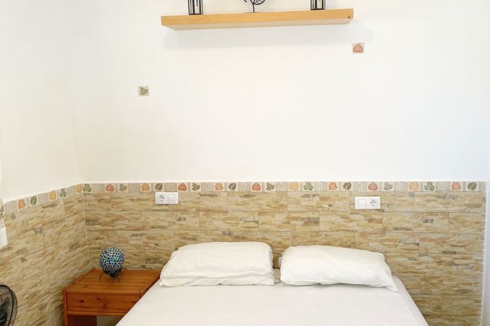 Image No.12-2 Bed Townhouse for sale