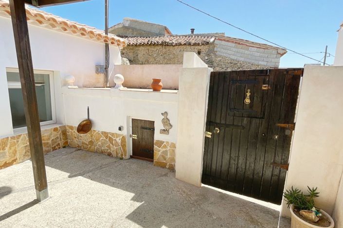 Image No.18-2 Bed Townhouse for sale