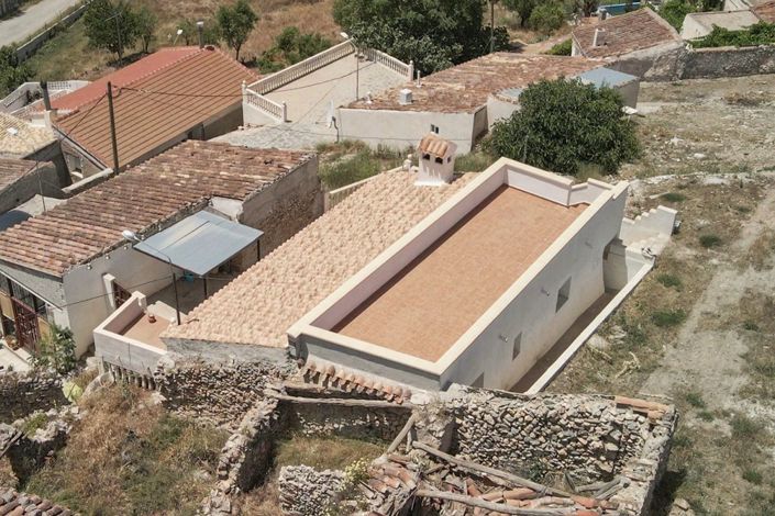 Image No.21-2 Bed Townhouse for sale