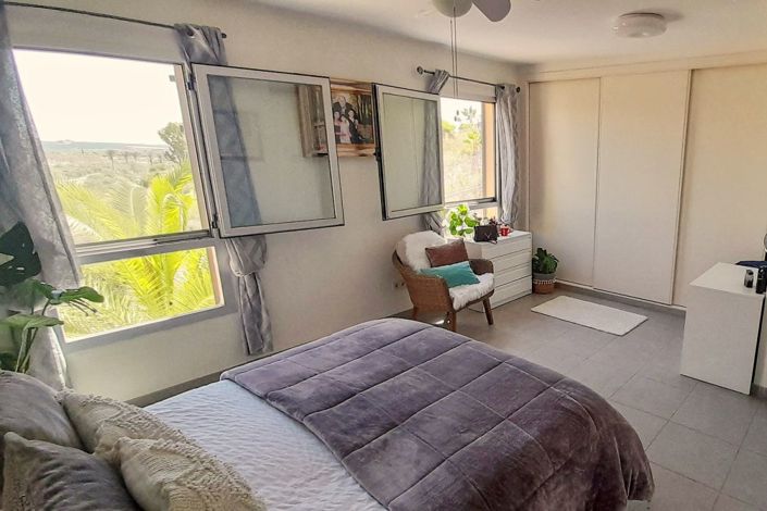 Image No.15-Villa for sale