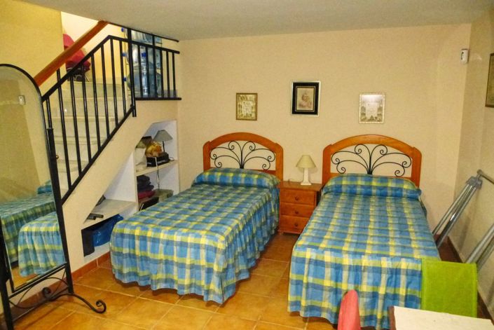 Image No.43-5 Bed Maisonette for sale