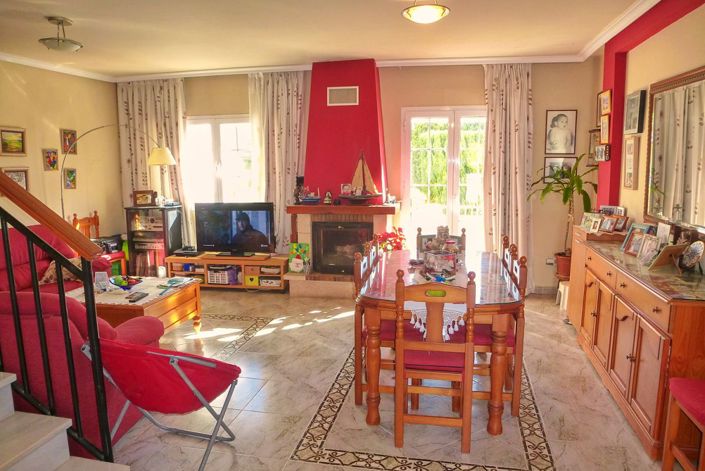 Image No.8-5 Bed Maisonette for sale